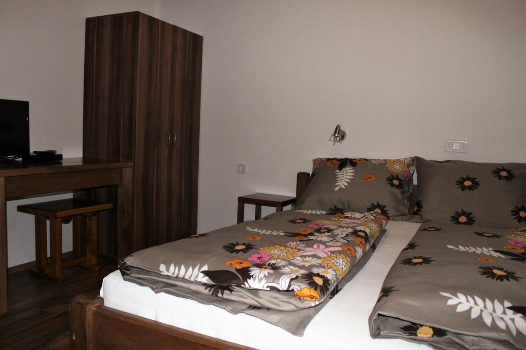 Guesthouse Rezekov Podrum Jastrebarsko Buitenkant foto