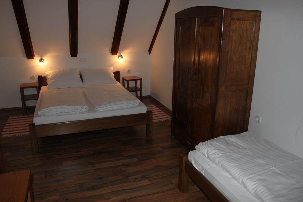 Guesthouse Rezekov Podrum Jastrebarsko Buitenkant foto